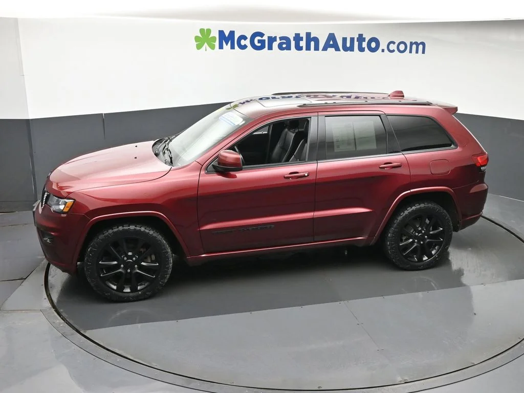 Used 2018 Red Jeep Altitude image 22
