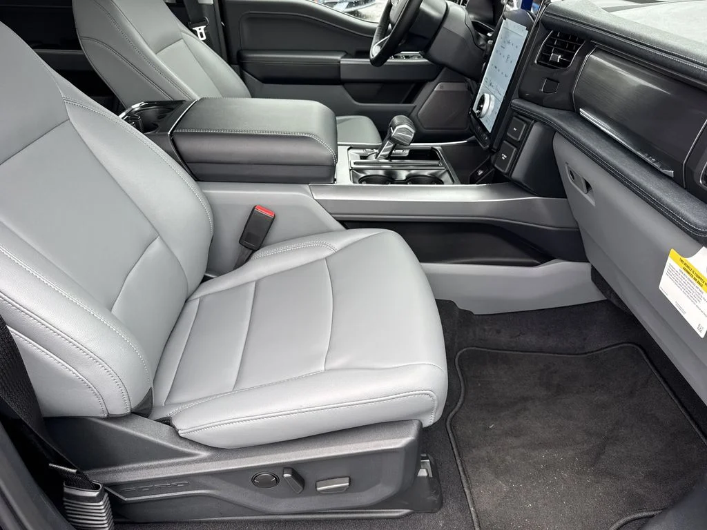 New 2025 Black Ford Flash image 13