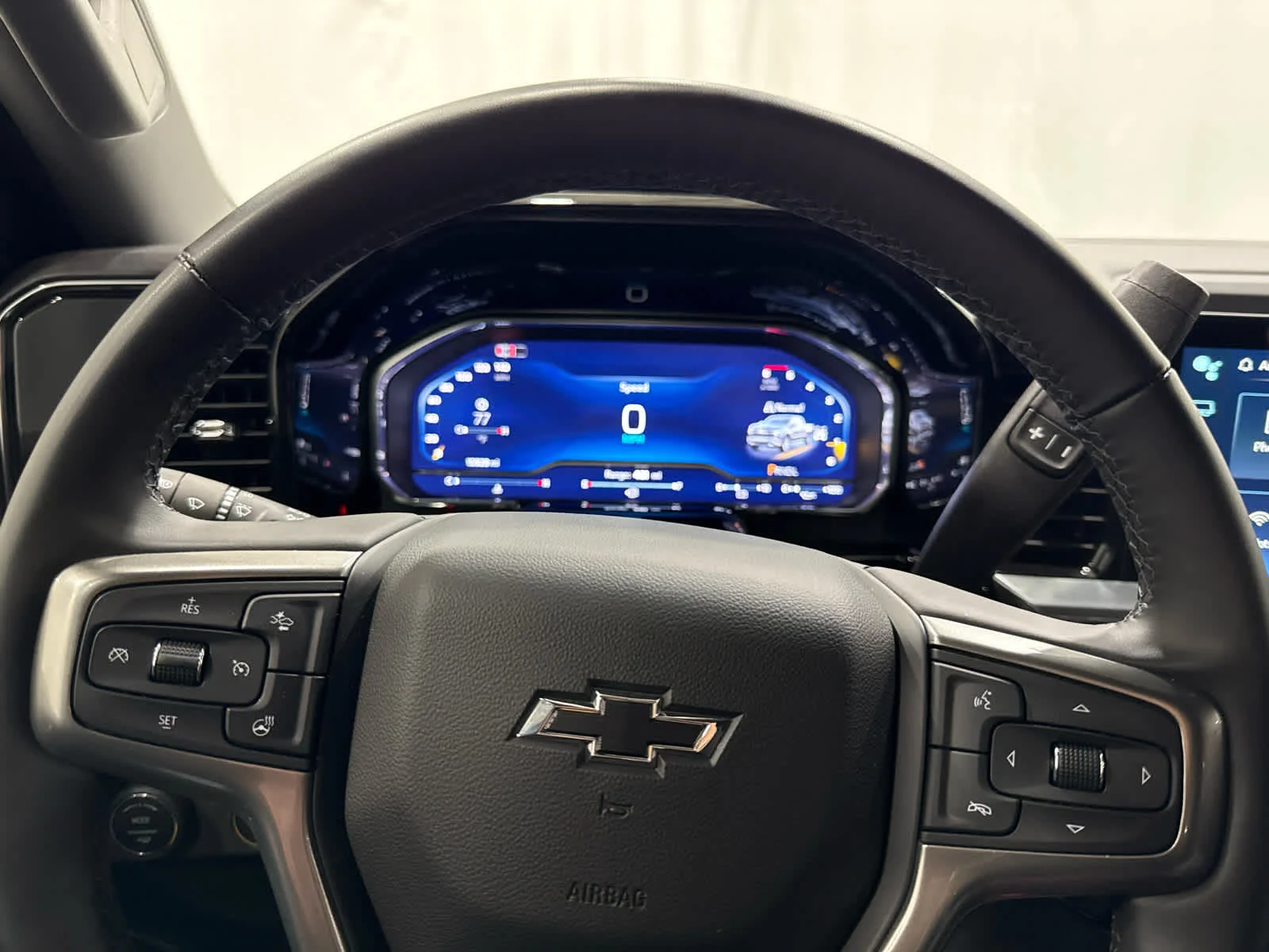 Used 2025 Summit White Chevrolet LT image 16
