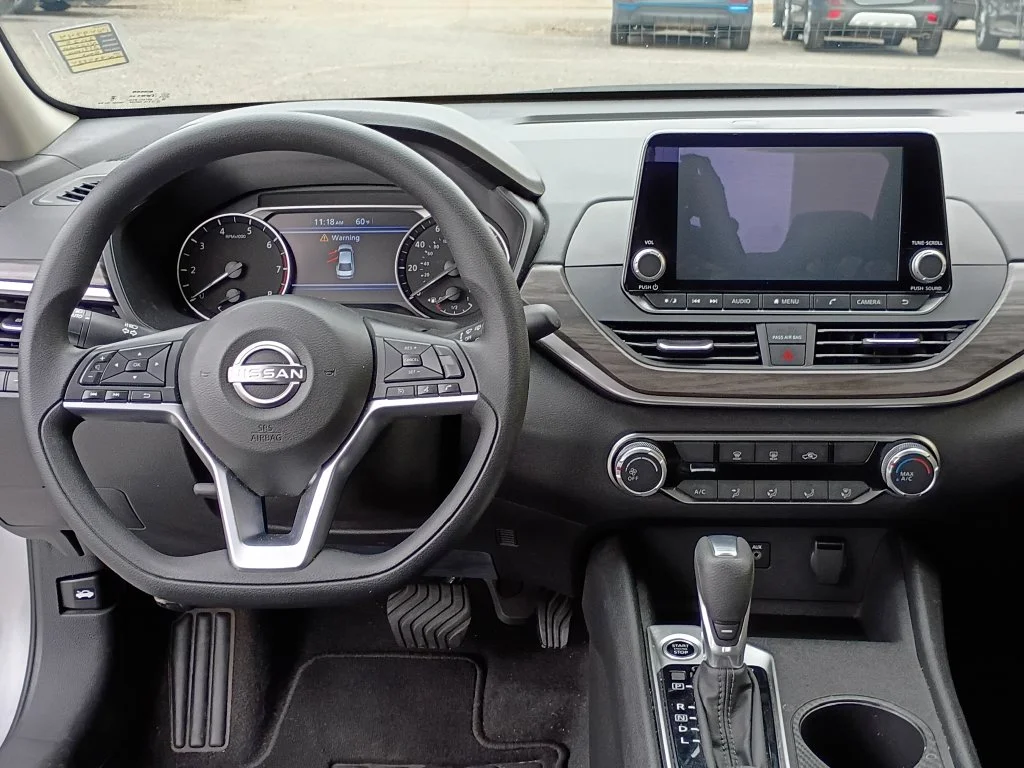 Used 2025 Brilliant Silver Metallic Nissan 2.5 SV image 18
