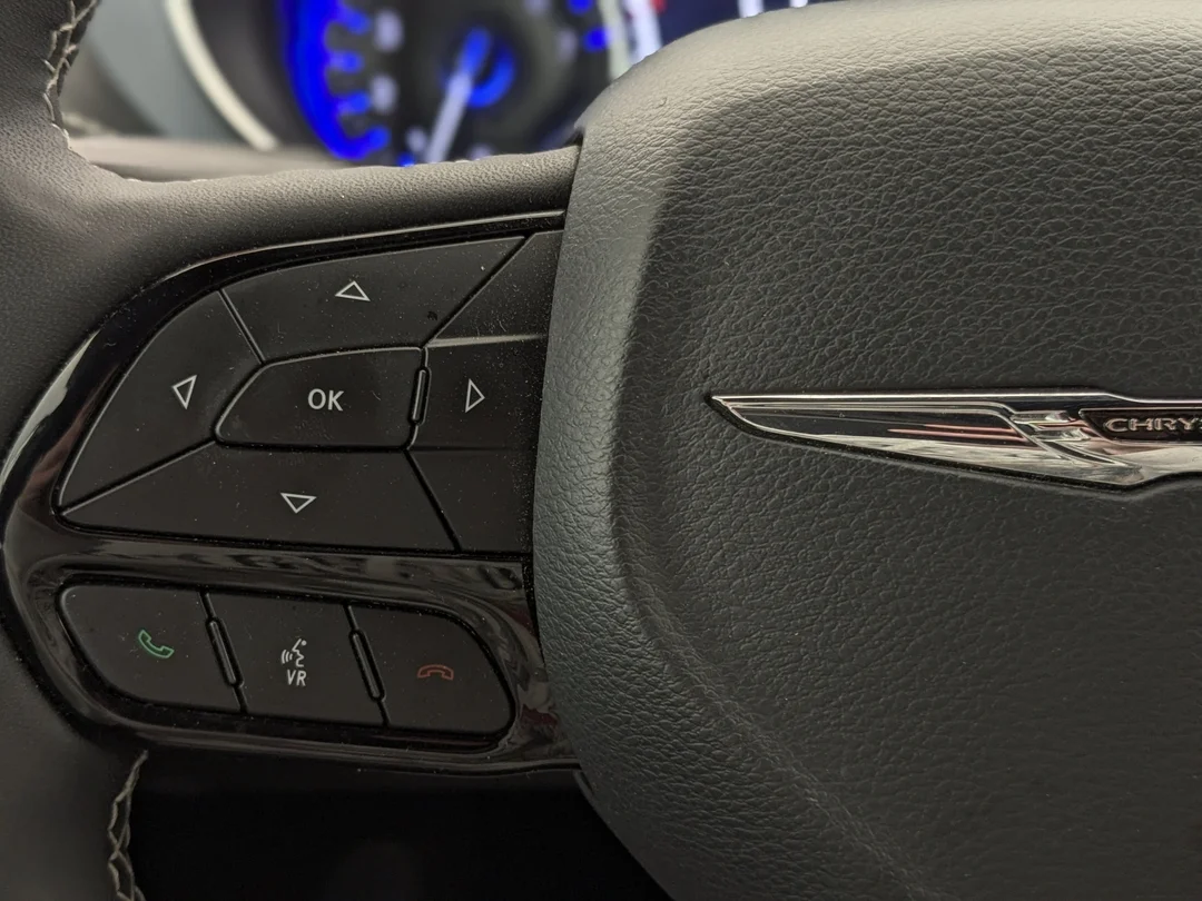 Certified Used 2025 White Chrysler Limited - - FWD - Nappa Leather - Adaptive Cruise - Full Sunroof - Heated Seat & Wheel & More! image 17