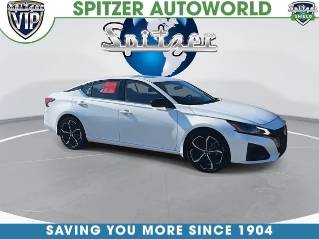 Used 2023 White Nissan 2.5 SR image 3