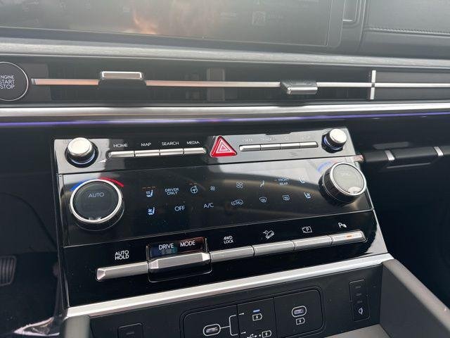 New 2026 Phantom Black Hyundai Limited image 30