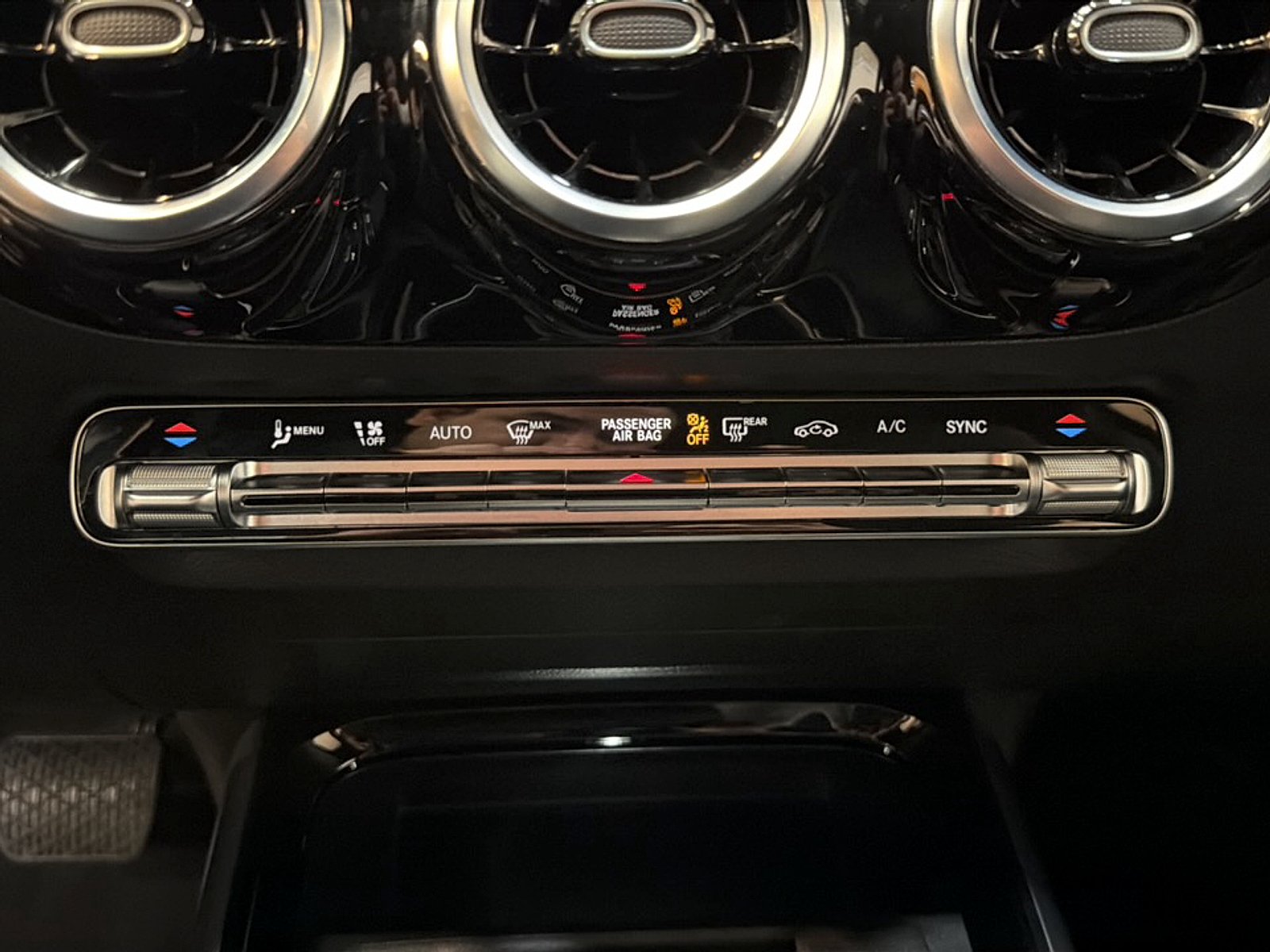 Used 2025 Night Black Mercedes-Benz 4MATIC® image 17