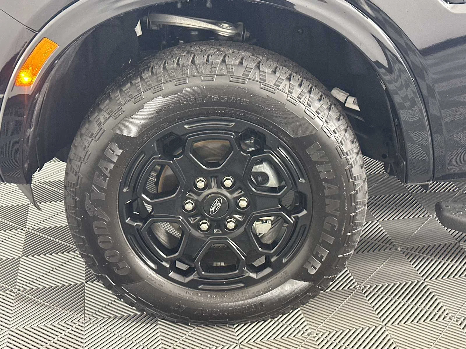 New 2025 Shadow Black Ford XLT image 13