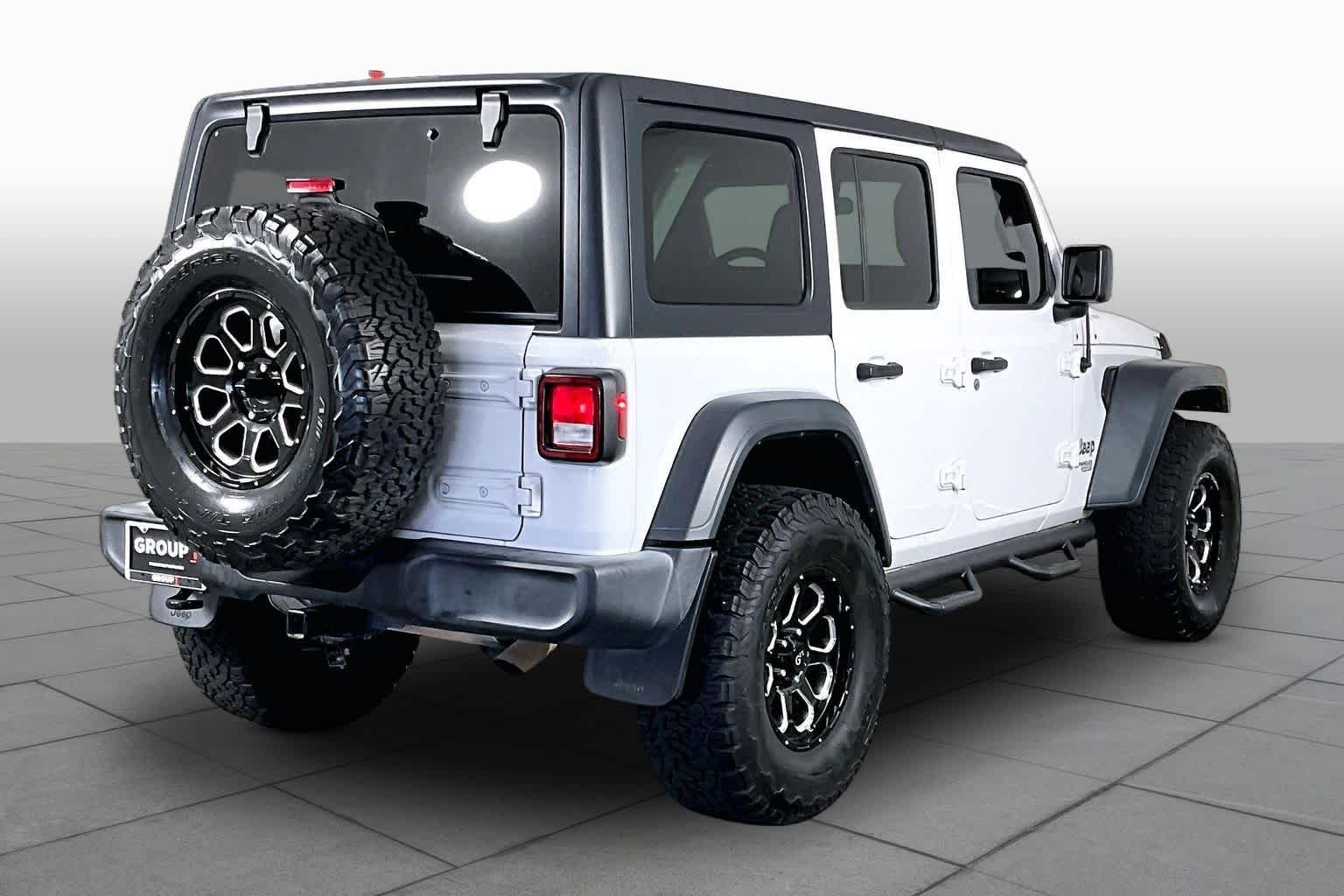 Used 2018 Bright White Clear Coat Jeep Sport S image 12
