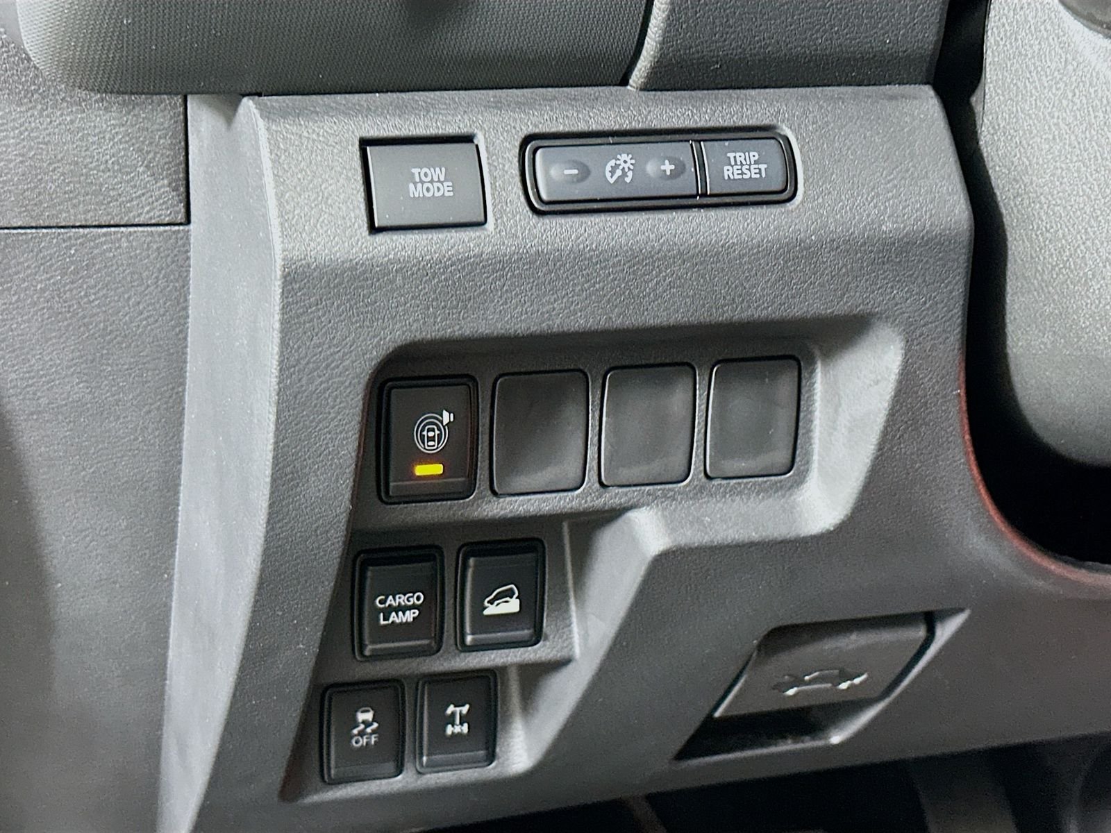 Used 2022 Boulder Gray Pearl Nissan PRO-4X image 10