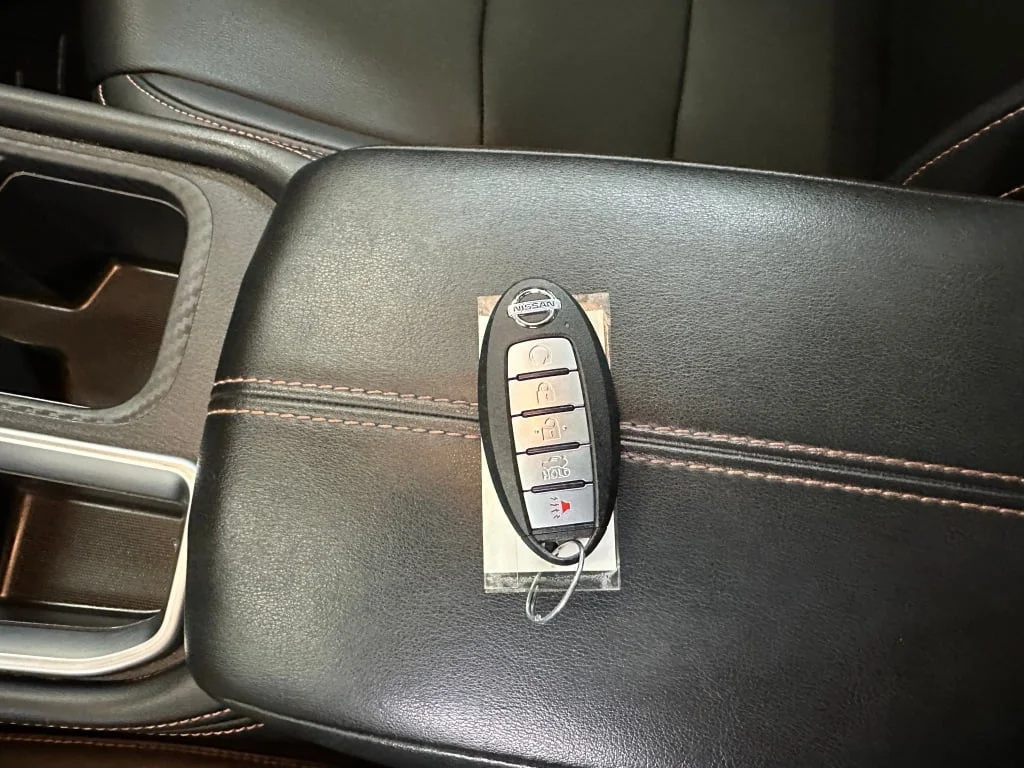 Used 2023 Super Black Nissan SR image 17