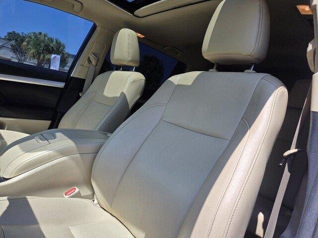 Used 2019 Blizzard Pearl Toyota XLE image 11