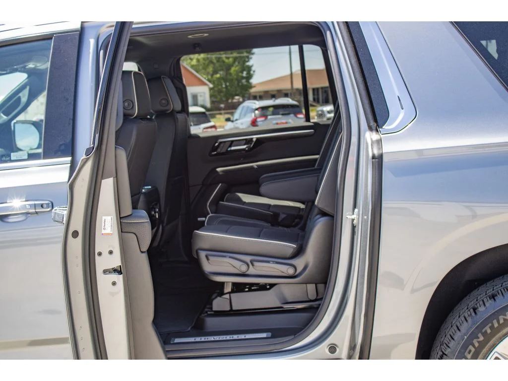 2026 Chevrolet Suburban Premier - Photo 23