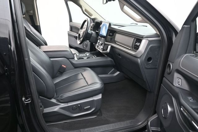 Used 2024 Black Ford XLT image 17