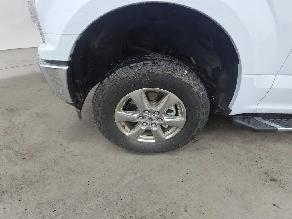 Used 2018 White Ford XLT image 9