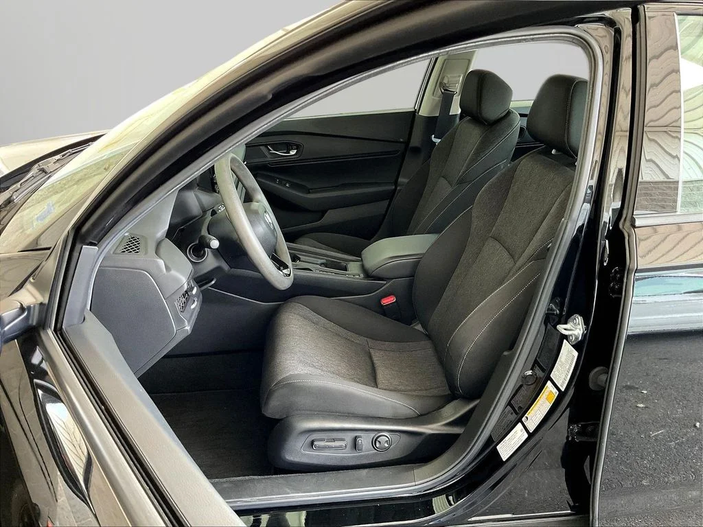 2025 Honda Accord SE - Photo 23