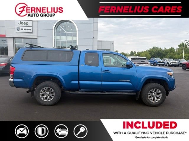 Used 2017 Blue Toyota SR5 image 2