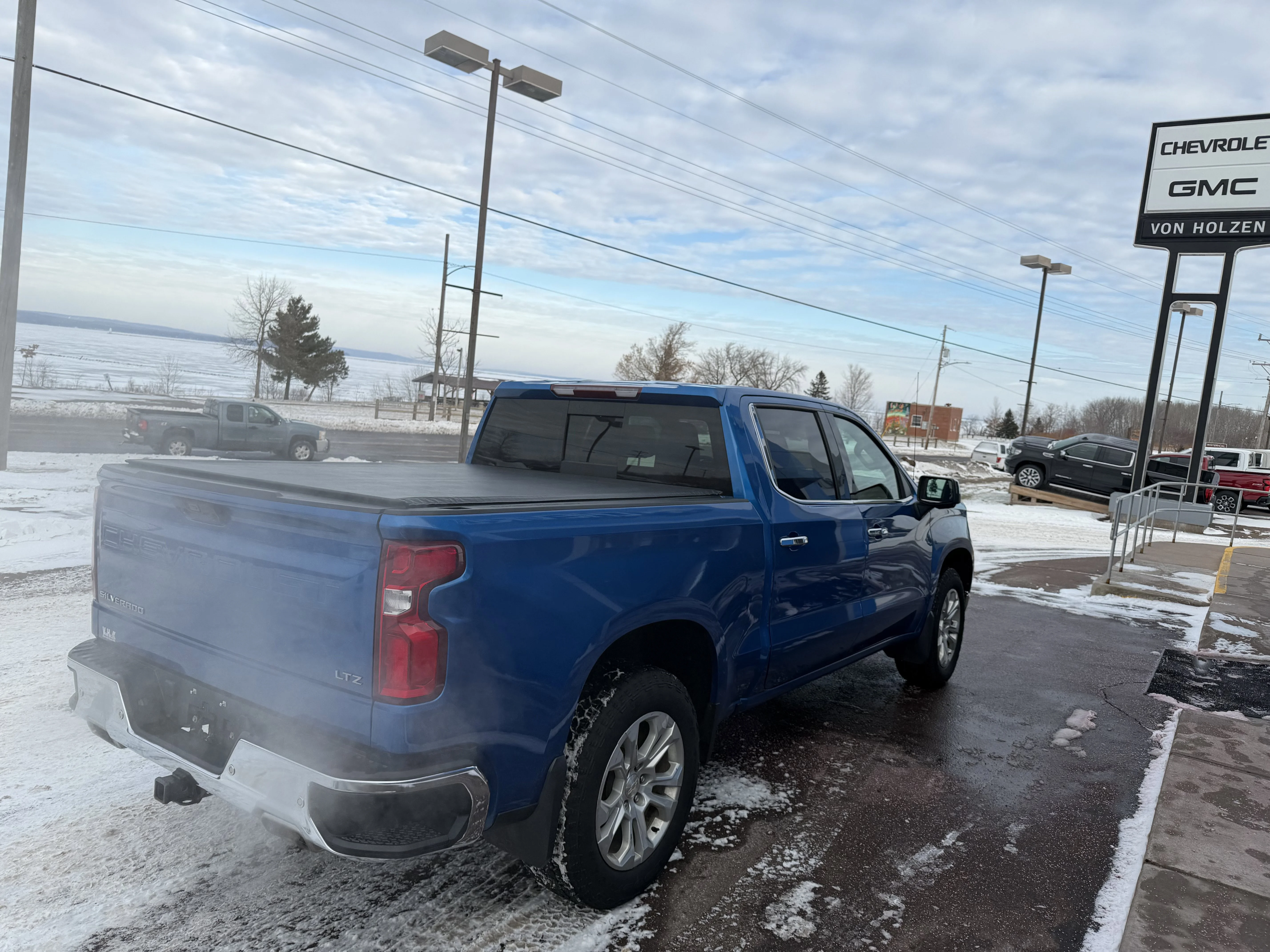 2022 Chevrolet Silverado 1500 LTZ - Photo 7