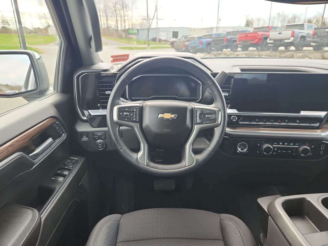 2023 Chevrolet Silverado 1500 LT - Photo 18