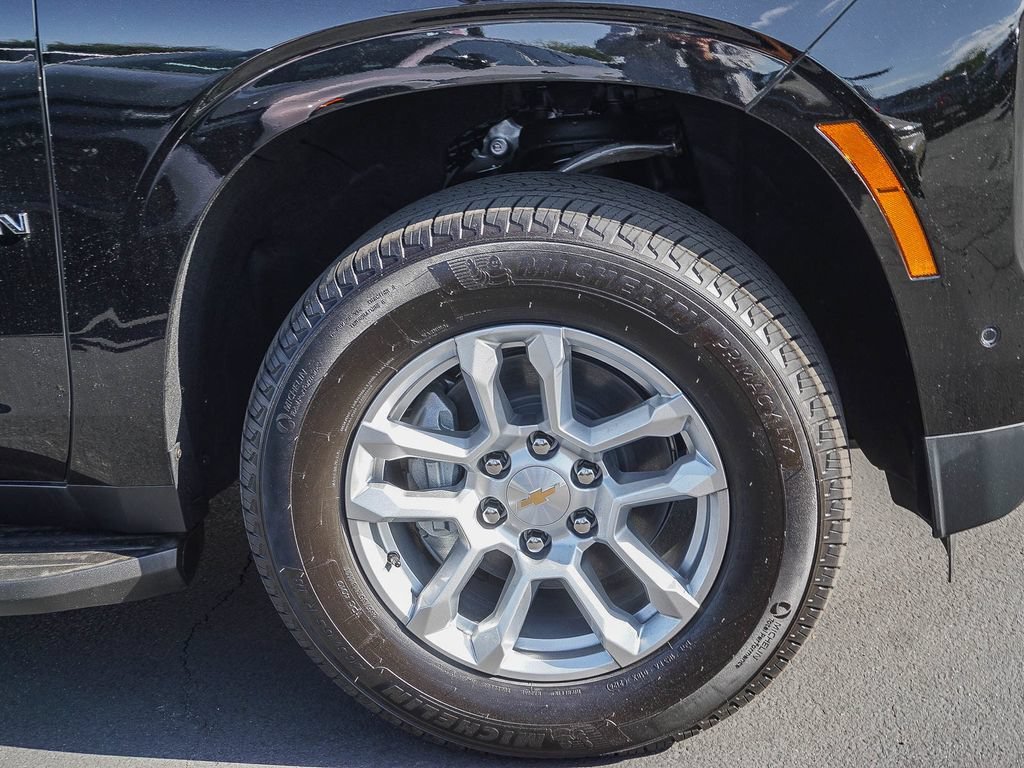 2026 Chevrolet Suburban LT - Photo 9