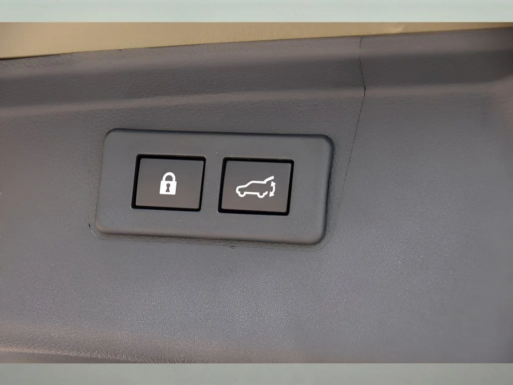 Used 2025 Autumn Green Metallic Subaru Onyx Edition image 25