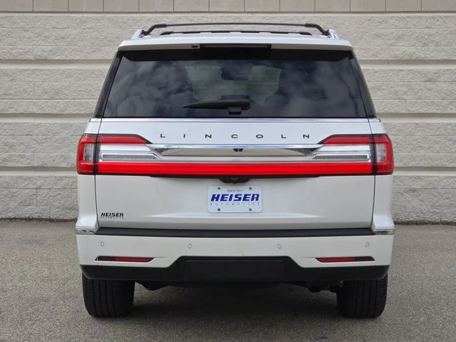 Used 2019 White Platinum Clearcoat Metallic Lincoln Black Label image 12