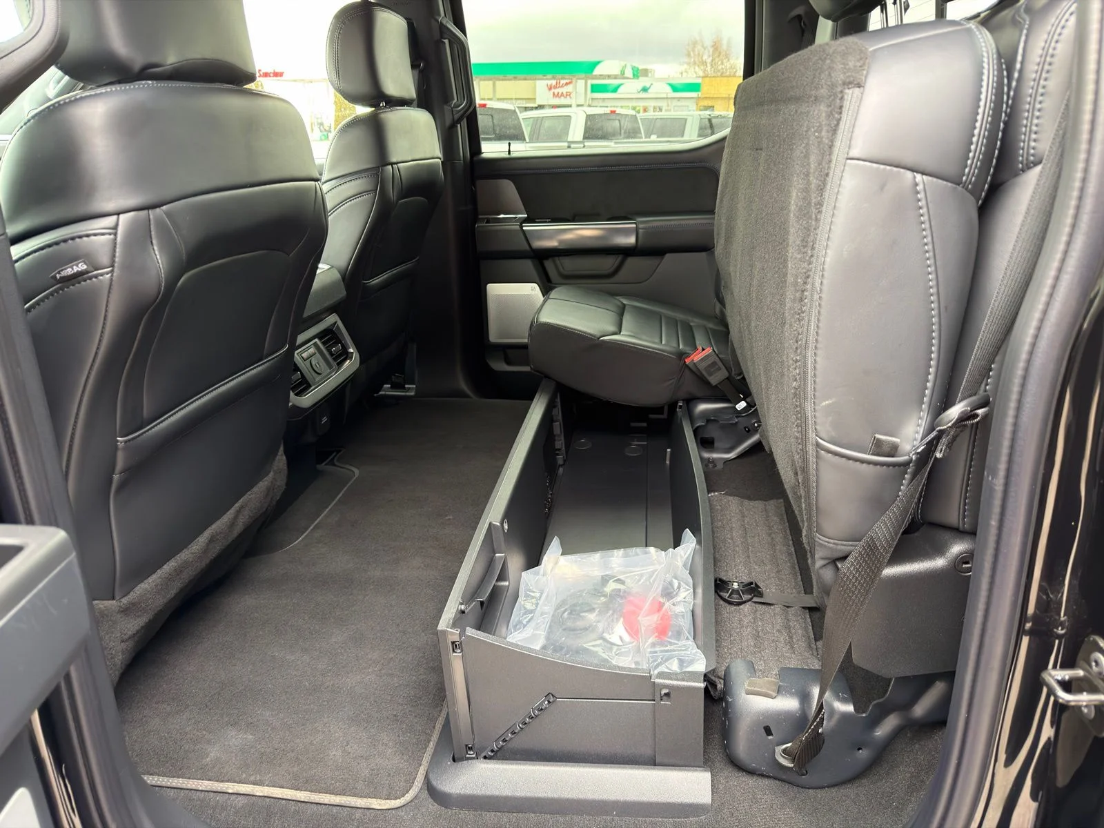 Used 2025 Black Ford Platinum image 33