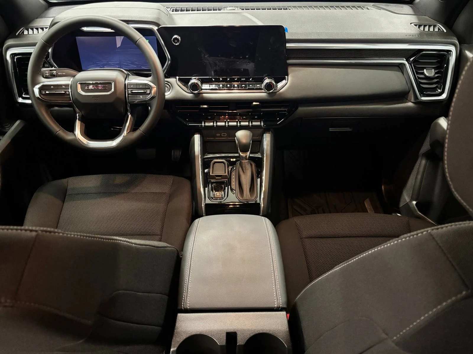 Used 2025 Silver GMC Elevation image 11