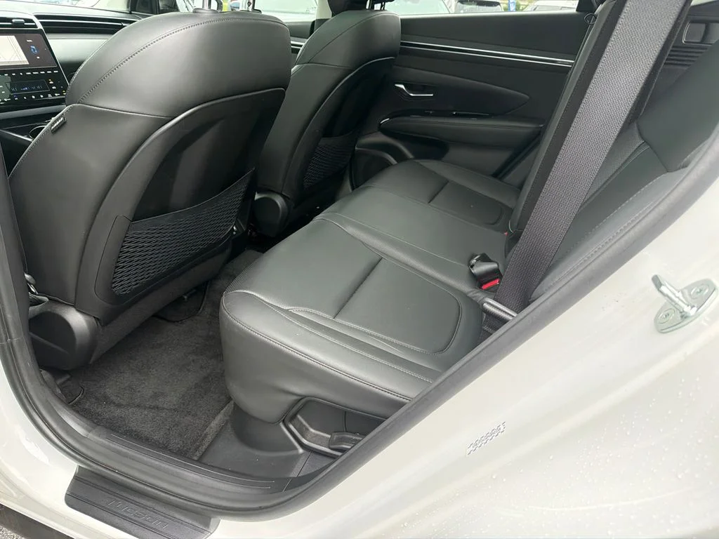 Used 2023 White Hyundai SEL Convenience image 21