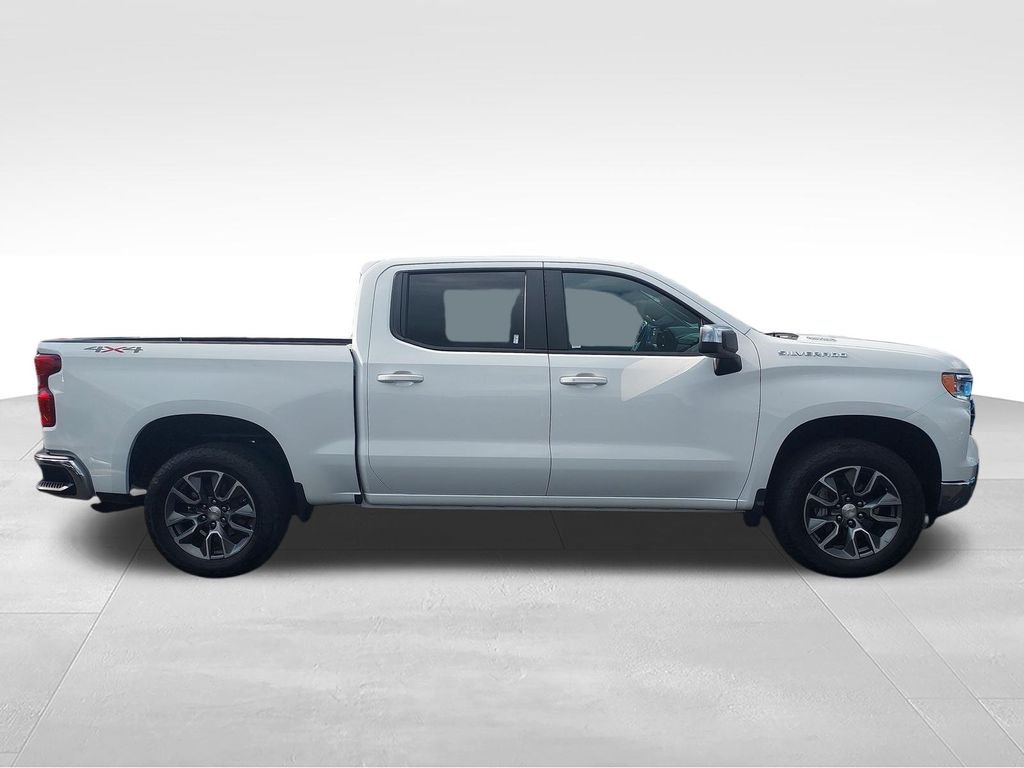 Used 2025 White Chevrolet LT image 6