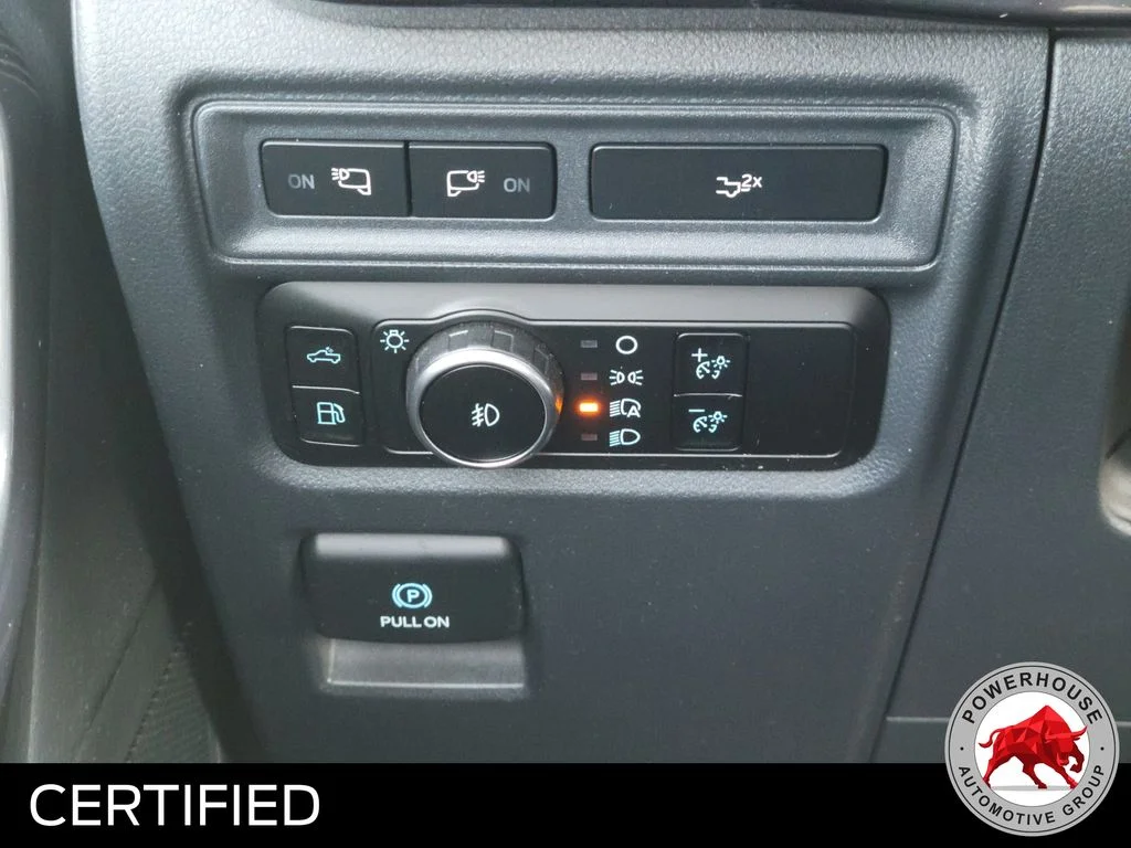Used 2023 Black Ford XLT image 27