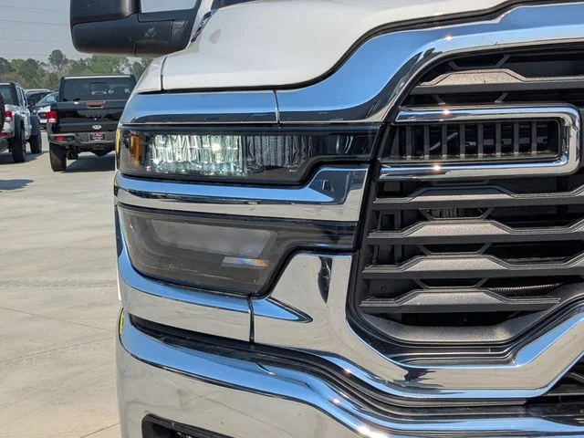 New 2026 Bright White Clear-Coat Exterior Paint RAM Tradesman image 9
