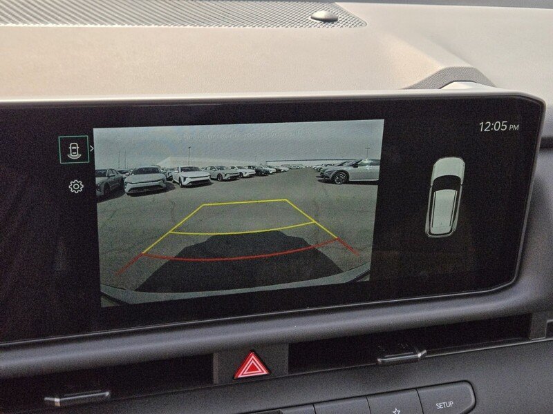 New 2027 Snow White Pearl / Black Roof Kia X-Line S image 11