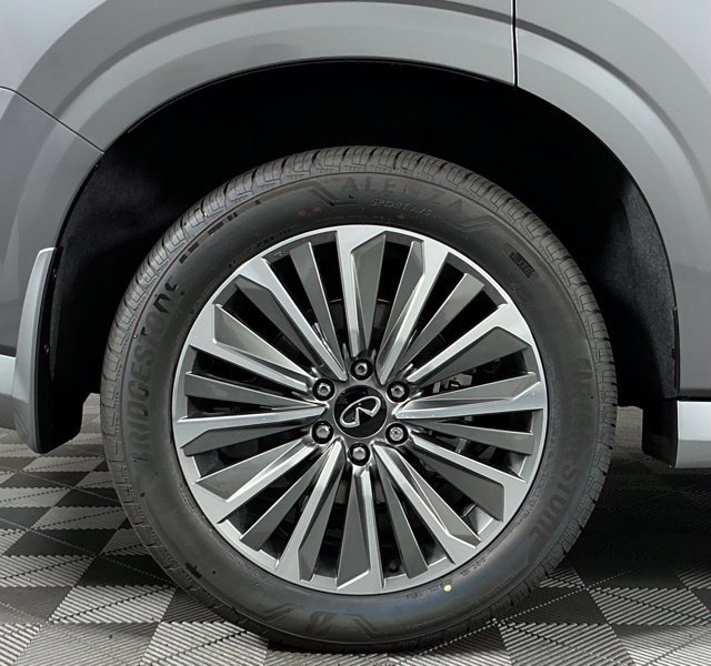 New 2027 Silver INFINITI LUXE image 8