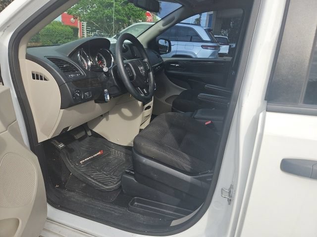 Used 2020 White Knuckle Clearcoat Dodge SE image 13