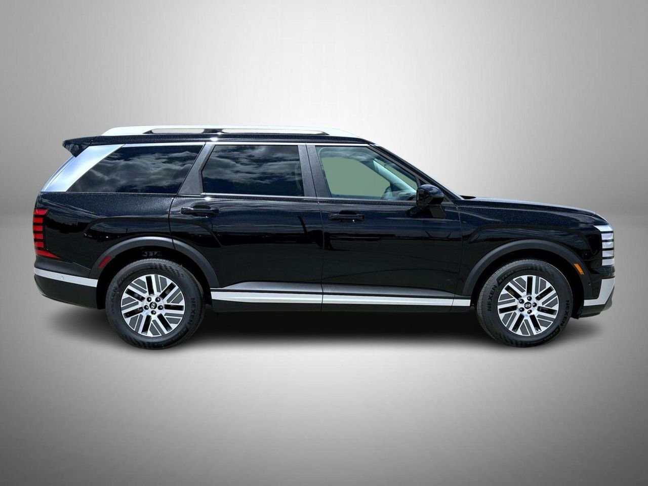 New 2026 Black Hyundai SEL Premium image 4