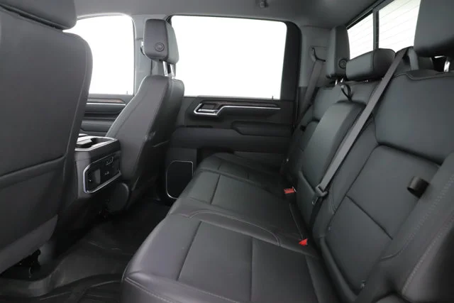 Used 2025 White GMC SLT image 32