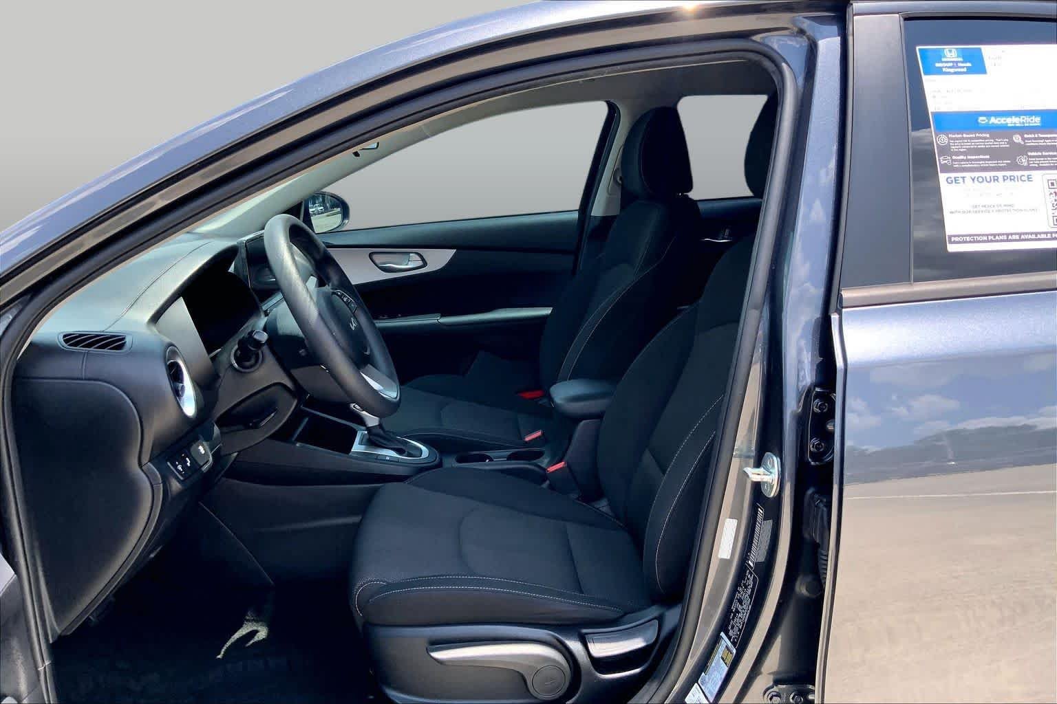 Used 2023 Gravity Gray Kia LXS image 8
