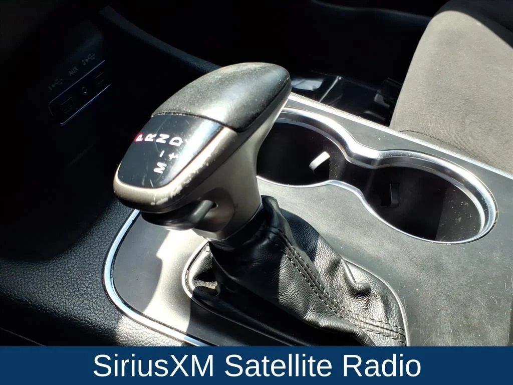 Used 2019  Dodge SXT Plus image 8