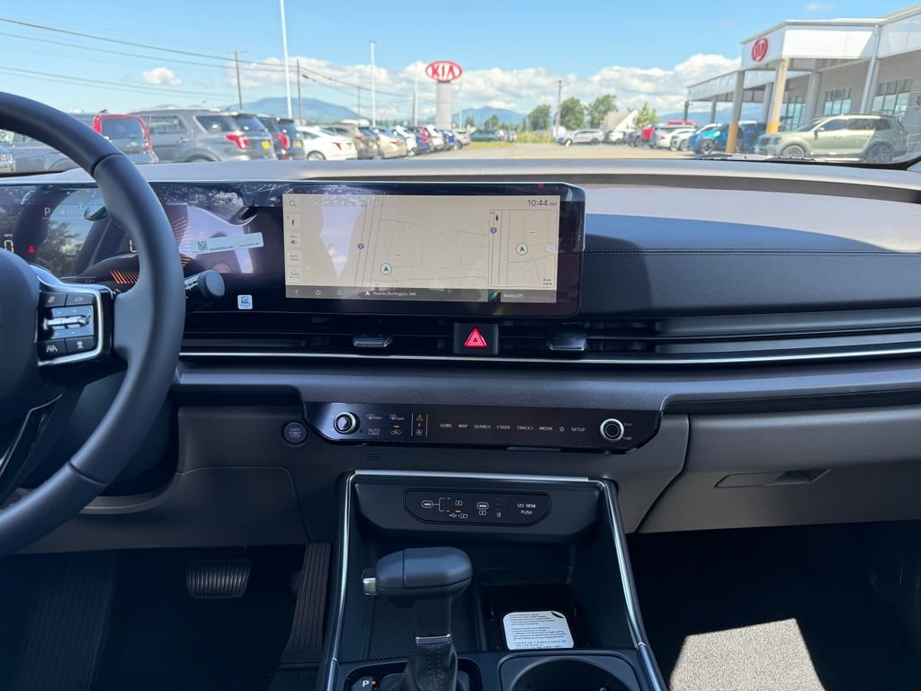 New 2026 Snow White Pearl Kia EX image 24