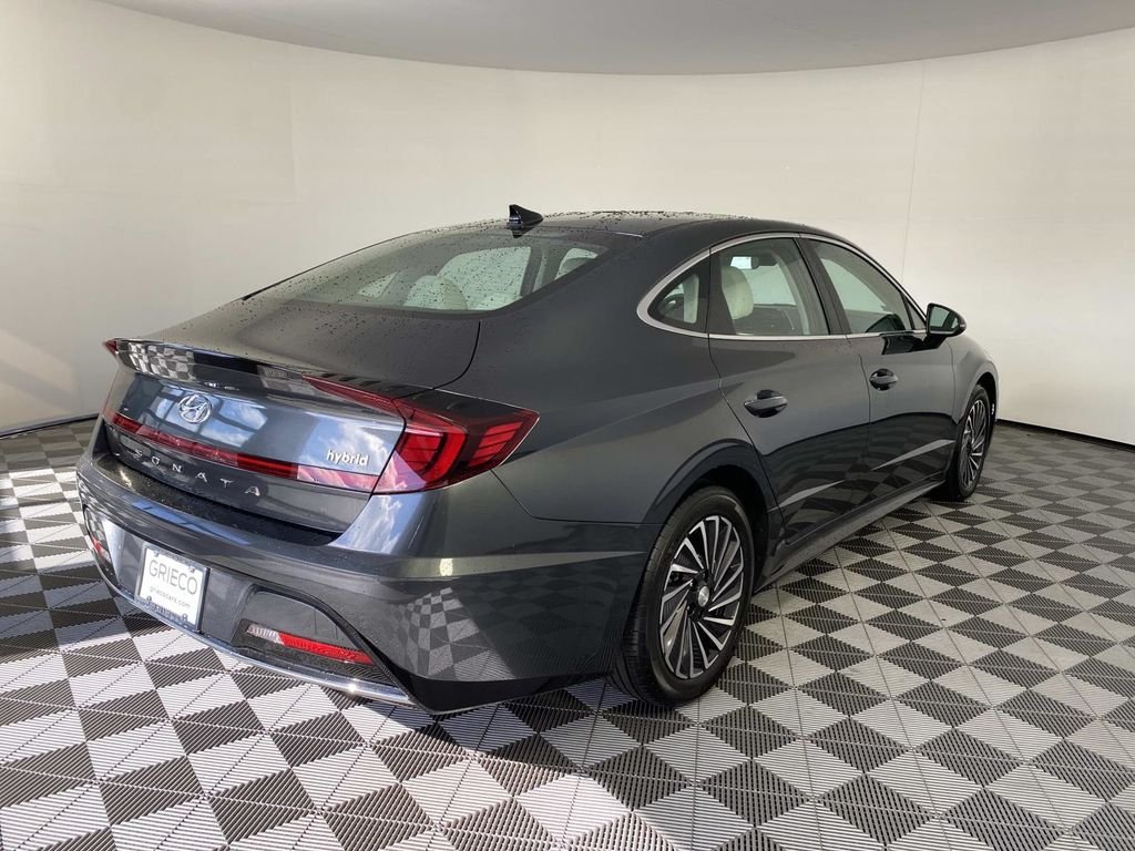Used 2023 Gray Hyundai SEL image 9