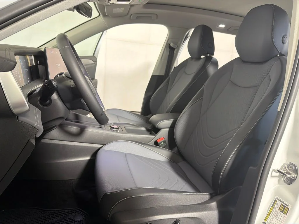 New 2026 White/off-white Volkswagen 2.0T SE image 10