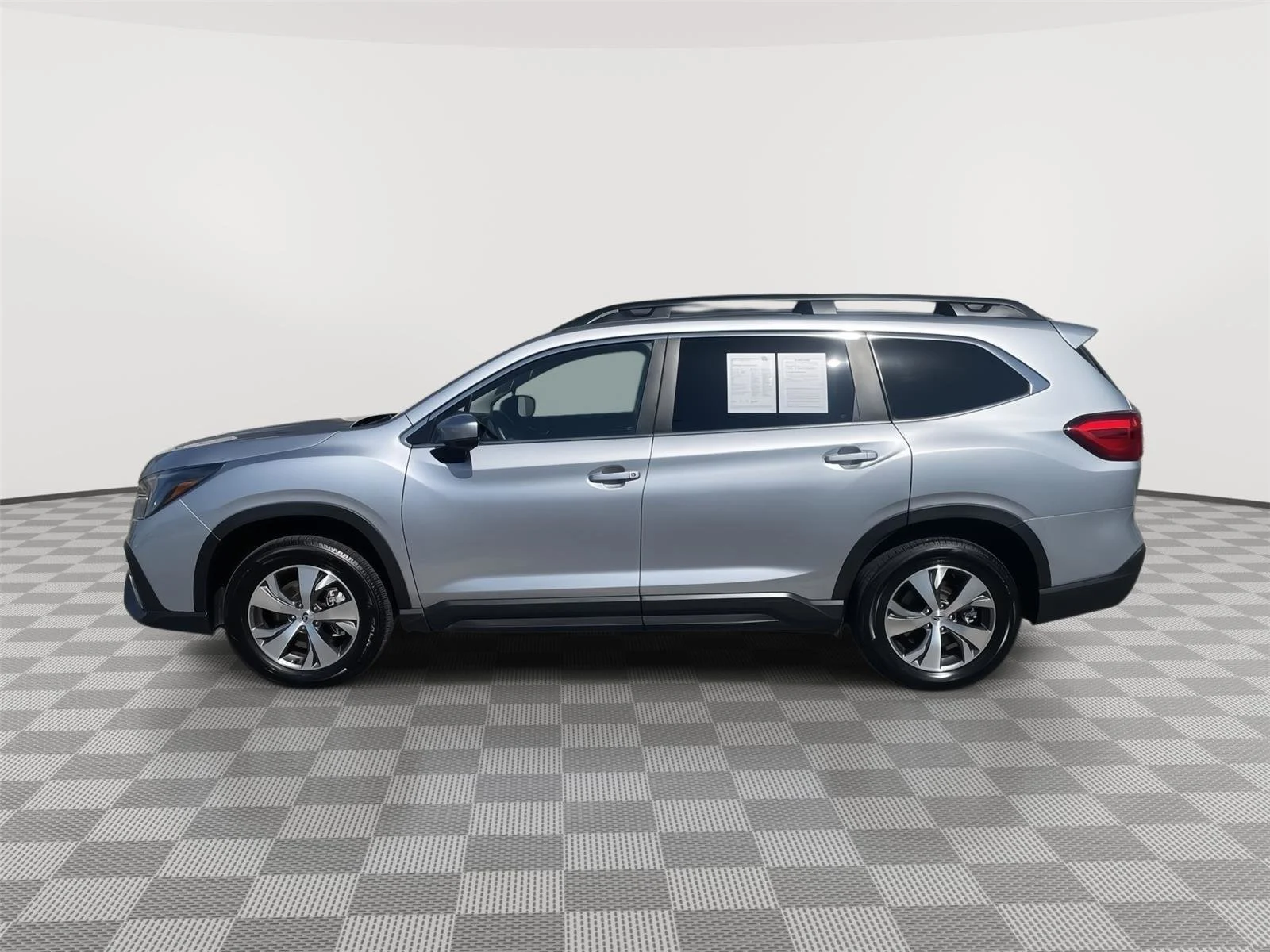 Certified Used 2025 Ice Silver Metallic Subaru Premium image 4