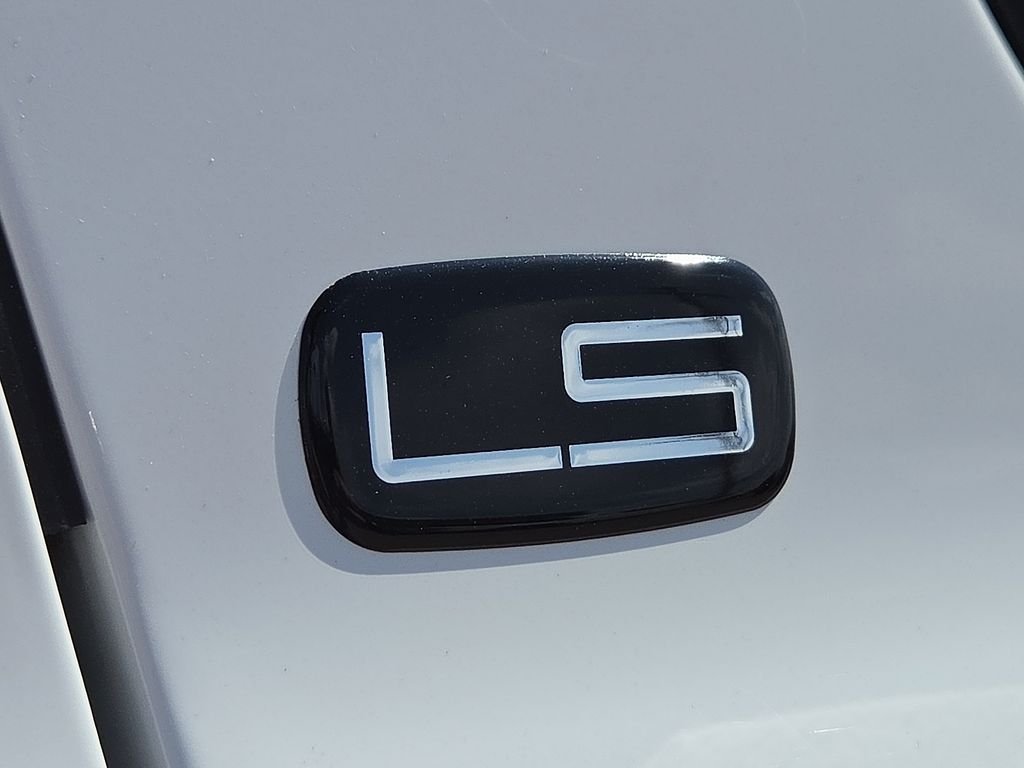 Used 2002 White Chevrolet LS image 14