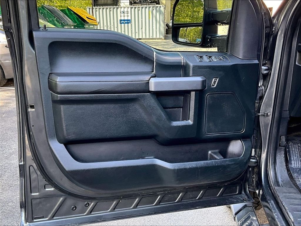 Used 2020 Magnetic Ford XLT image 9