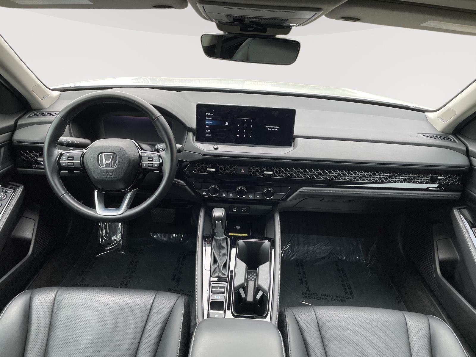 Used 2023 Platinum White Pearl Honda Touring image 6