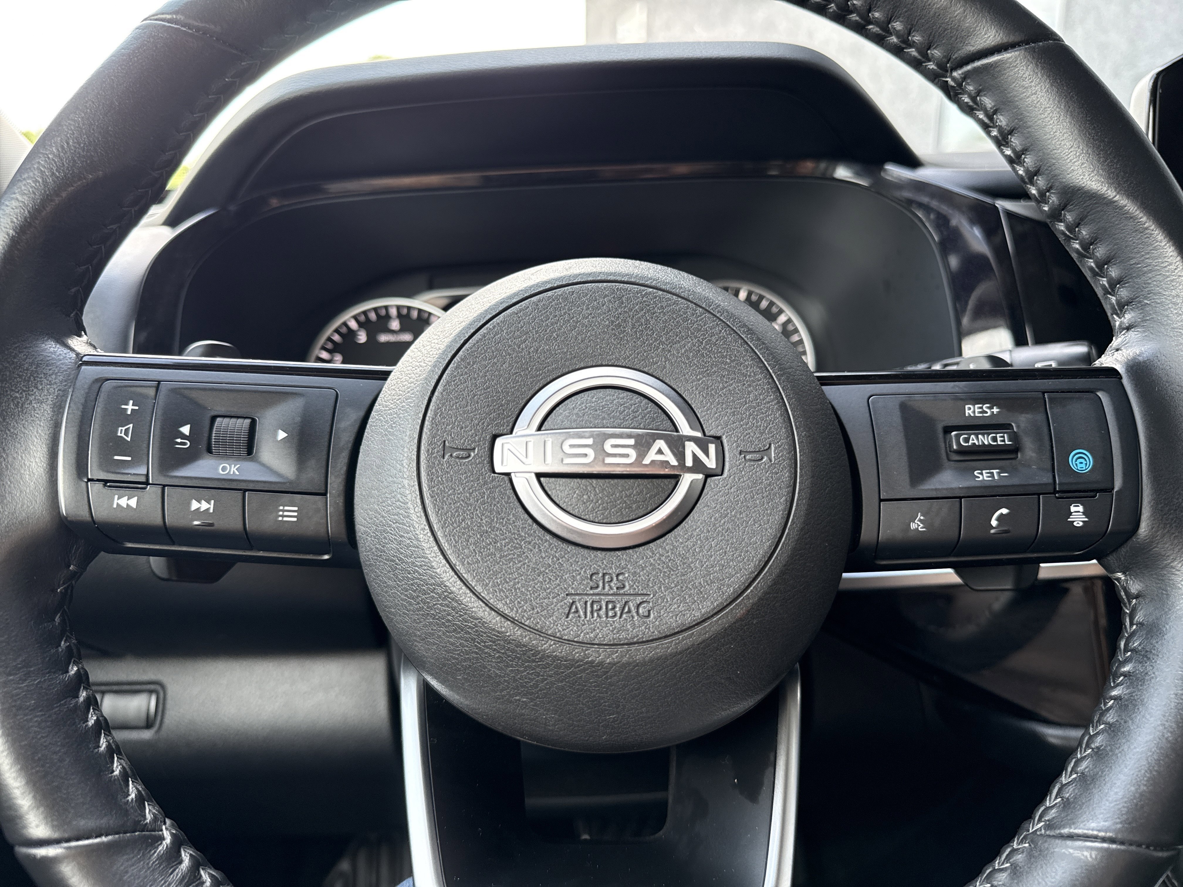 Certified Used 2022 Scarlet Ember Tintcoat Nissan SV image 23