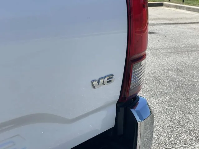 Used 2018 White Toyota SR5 image 9