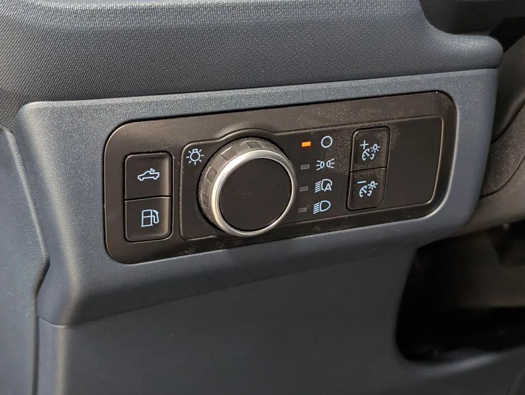New 2026 Carbonized Gray Metallic Ford XLT image 11