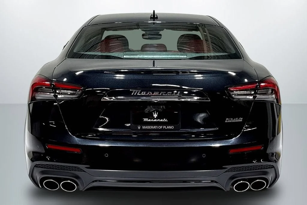 Used 2023 Nero Ribelle Metallic Maserati Modena image 6