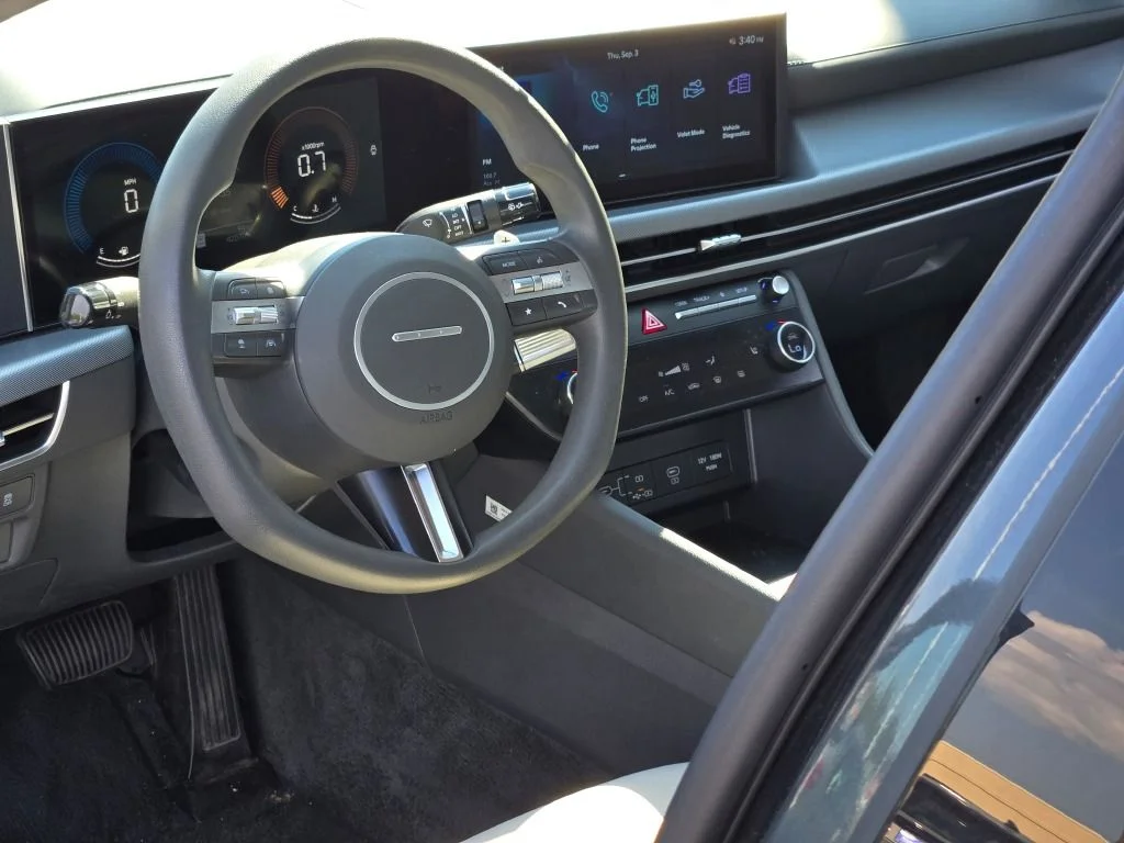 Used 2025 Gray Hyundai SEL image 21