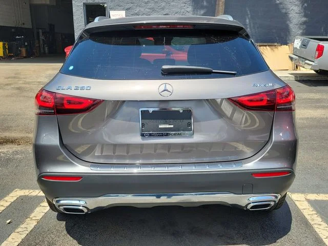 Used 2023 Gray Mercedes-Benz GLA 250 image 5