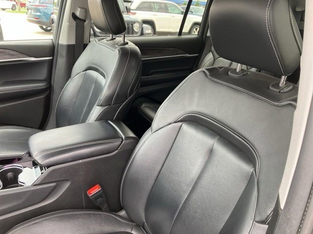 Certified Used 2022 Baltic Gray Metallic Clearcoat Jeep Limited image 11